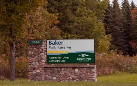 Photo of the sign for the entrance to Baker Park